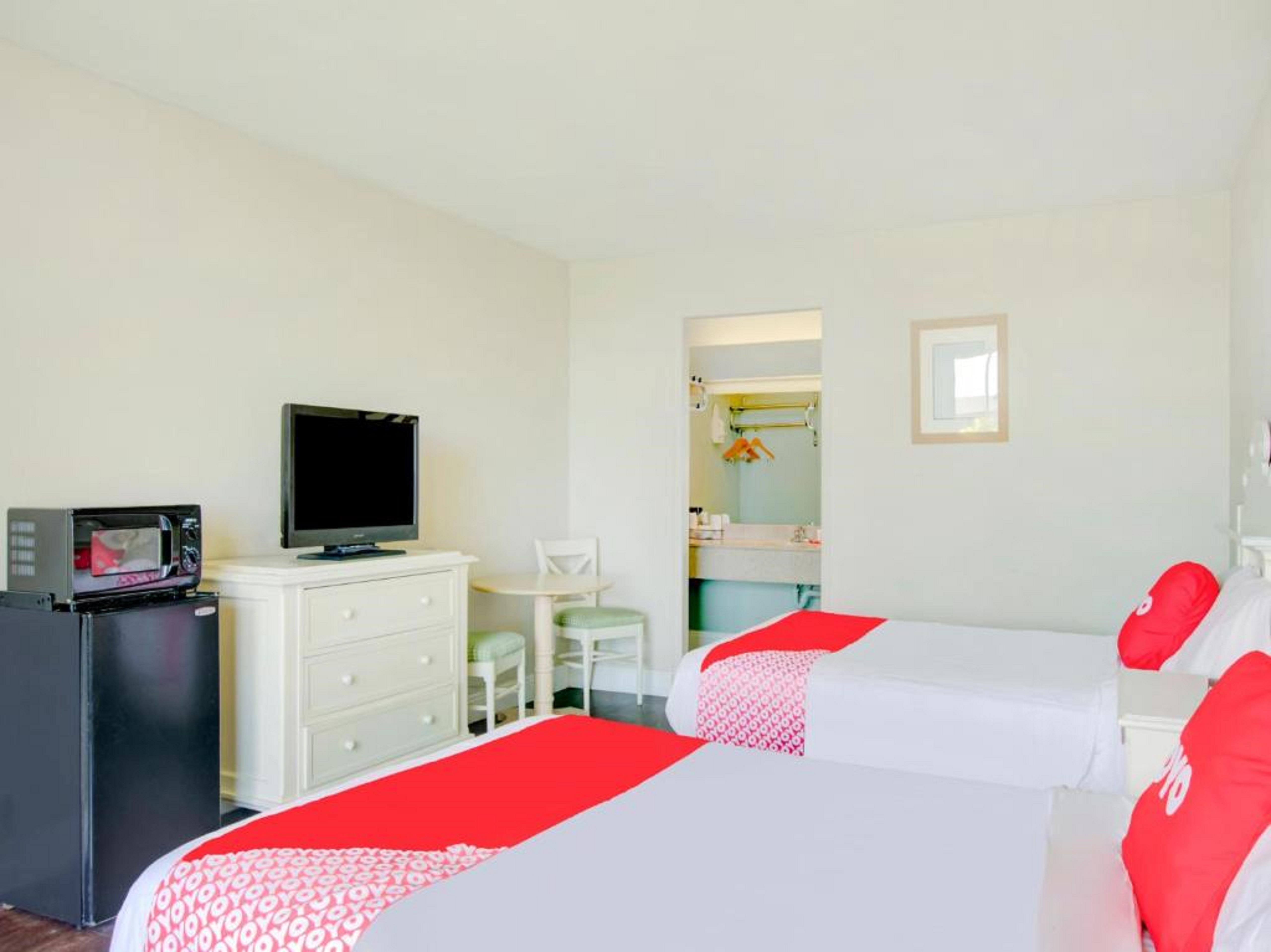 Oyo Hotel Dundee By Crystal Lake Exteriér fotografie