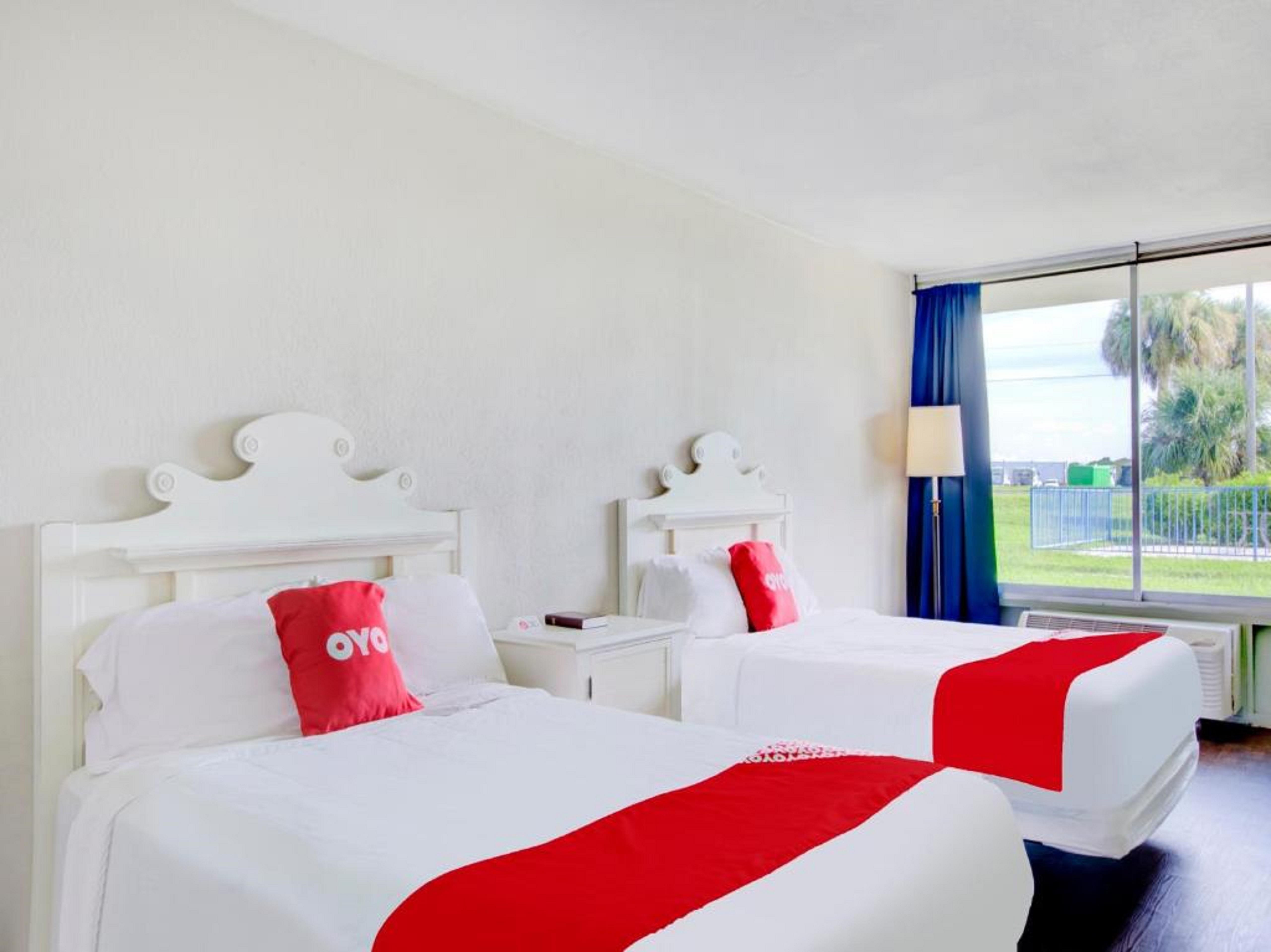 Oyo Hotel Dundee By Crystal Lake Exteriér fotografie