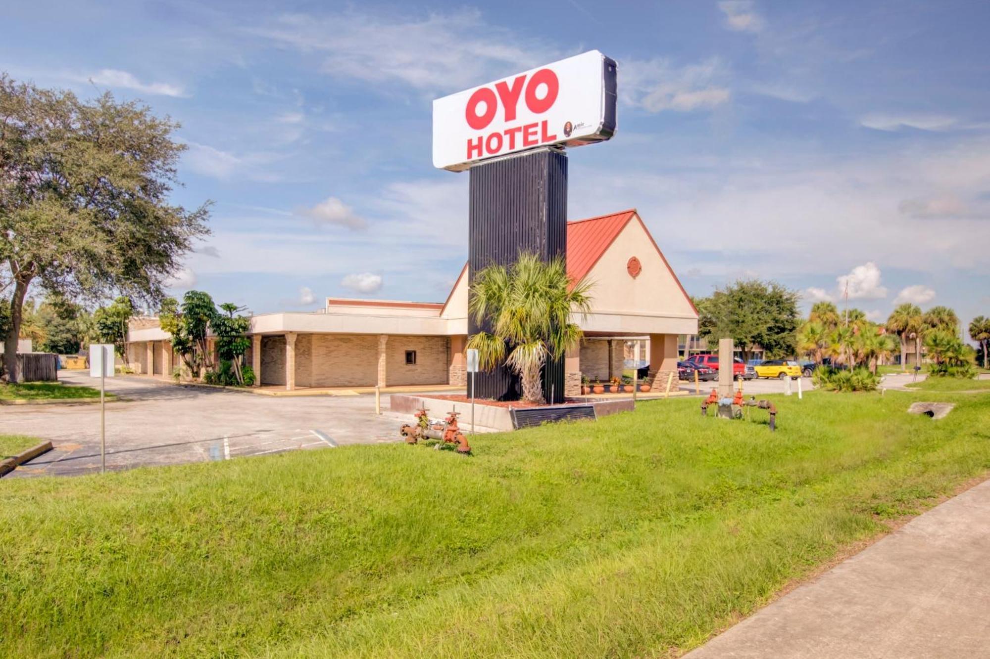 Oyo Hotel Dundee By Crystal Lake Exteriér fotografie