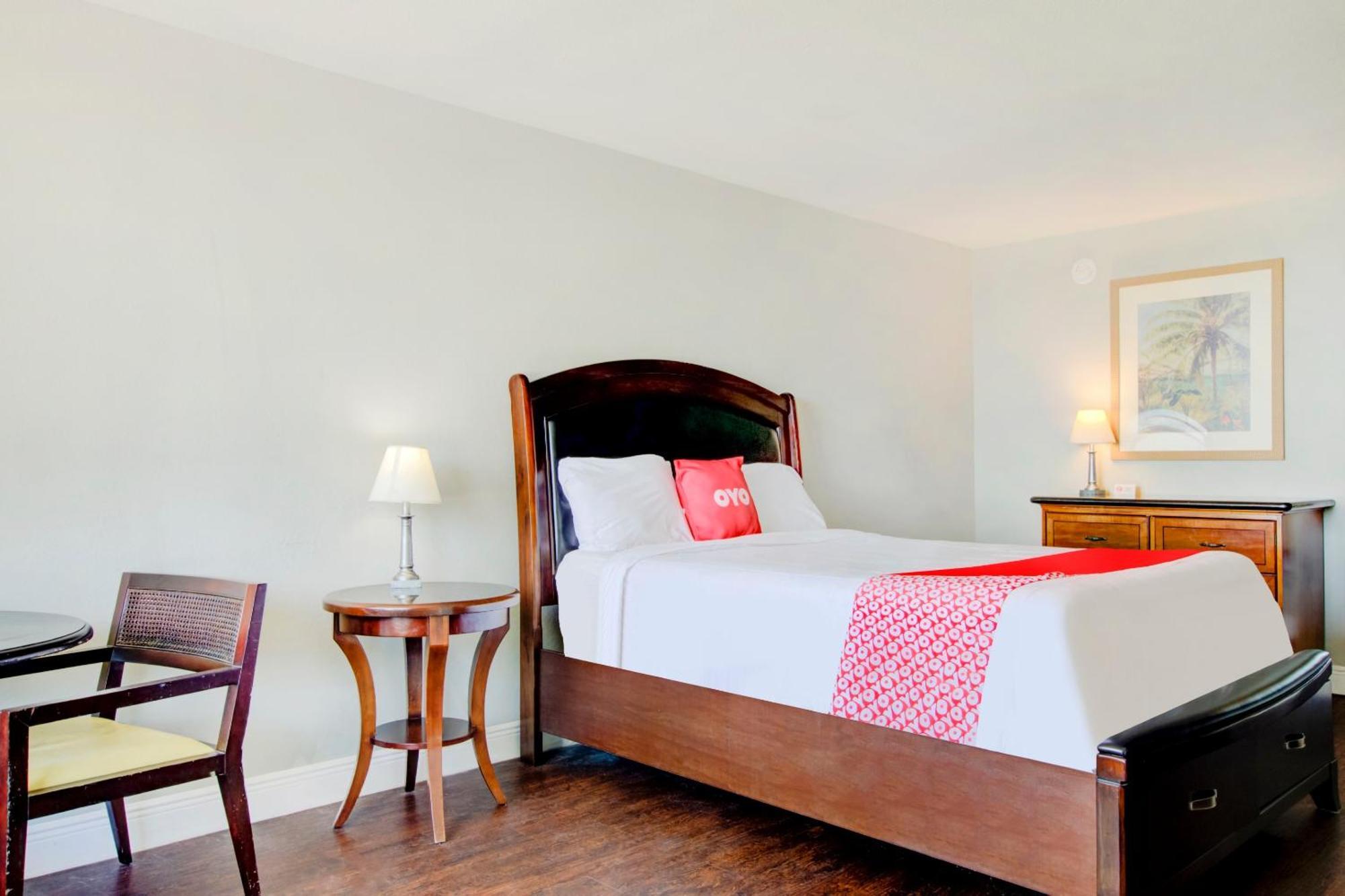 Oyo Hotel Dundee By Crystal Lake Exteriér fotografie