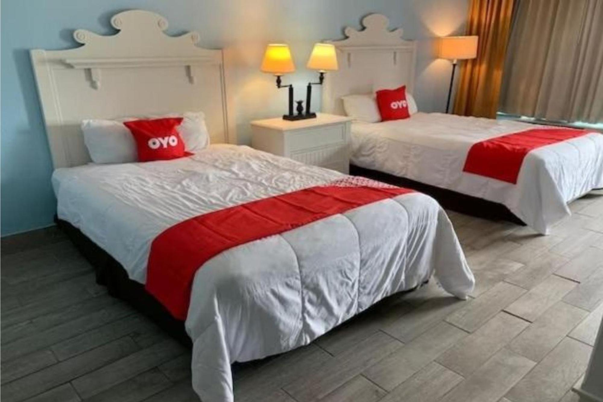 Oyo Hotel Dundee By Crystal Lake Exteriér fotografie
