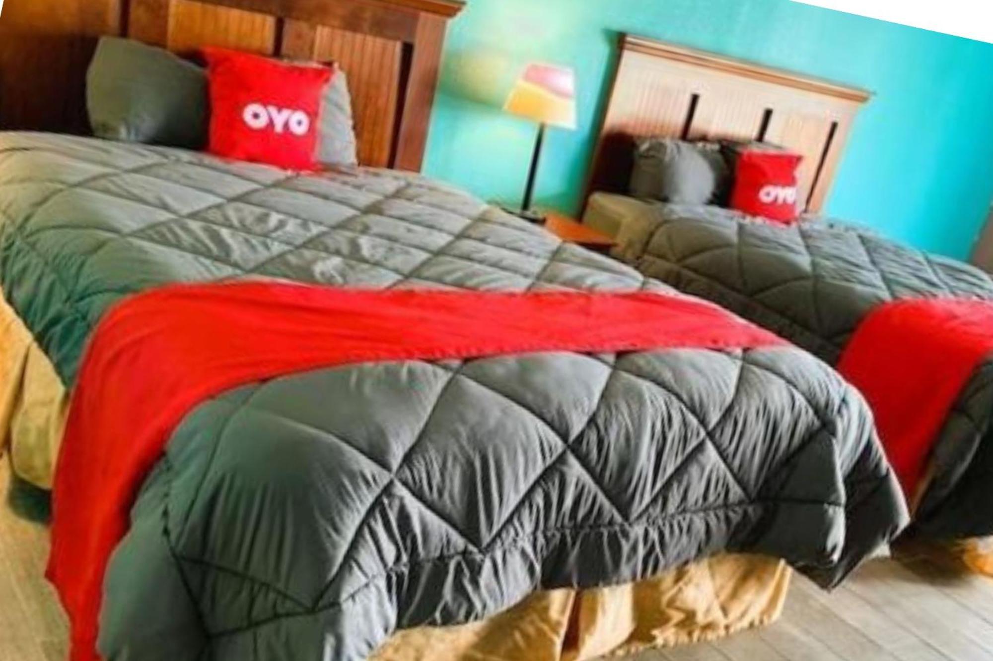 Oyo Hotel Dundee By Crystal Lake Exteriér fotografie